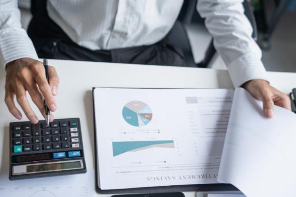 From Bench To Bedside: Real world Obstacles In Biomarker Testing, IVDR And Model informed Development